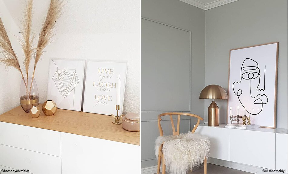 Salon z jasnym wnętrzem i jasnymi obrazami