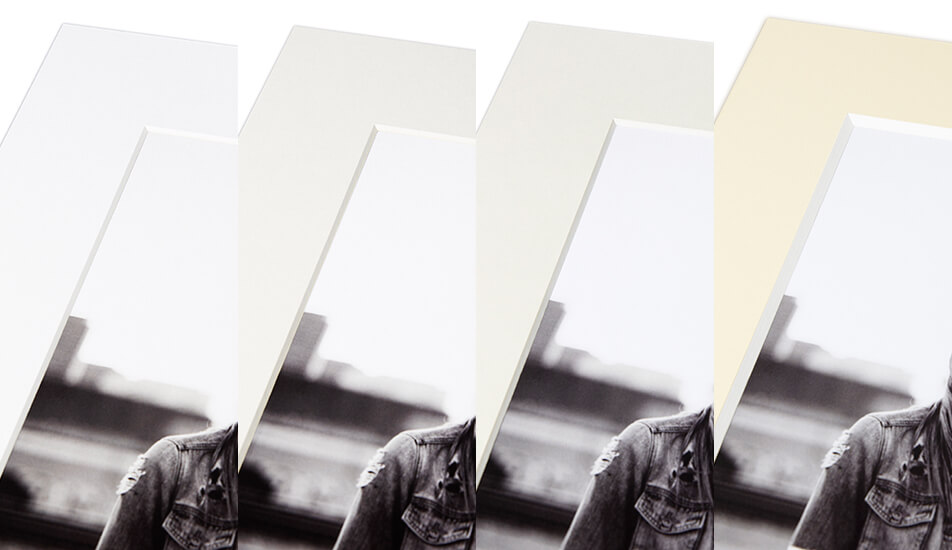 Cztery różne odcienie białych passepartout